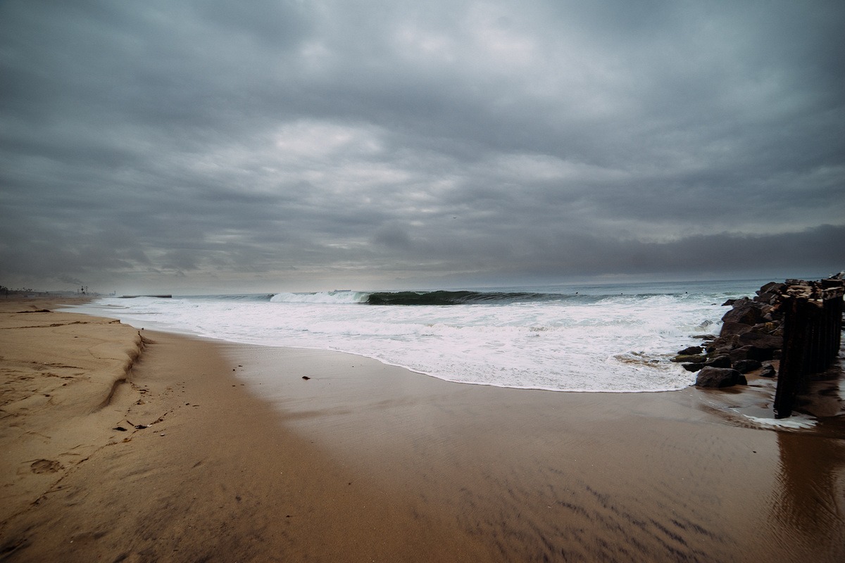 Sea, waves